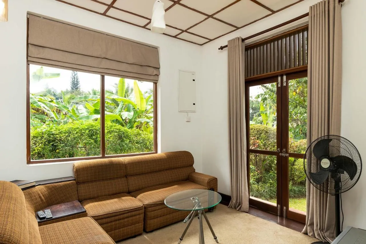 Surveyor'S Residence Bungalow Kandy 0*,